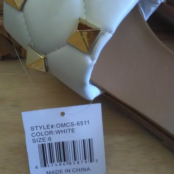 NWT OLIVIA MILLER Quilted Studded Slide Sandals - Picture 7 of 7